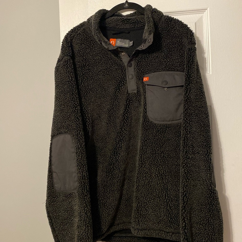 The American Outdoors pullover